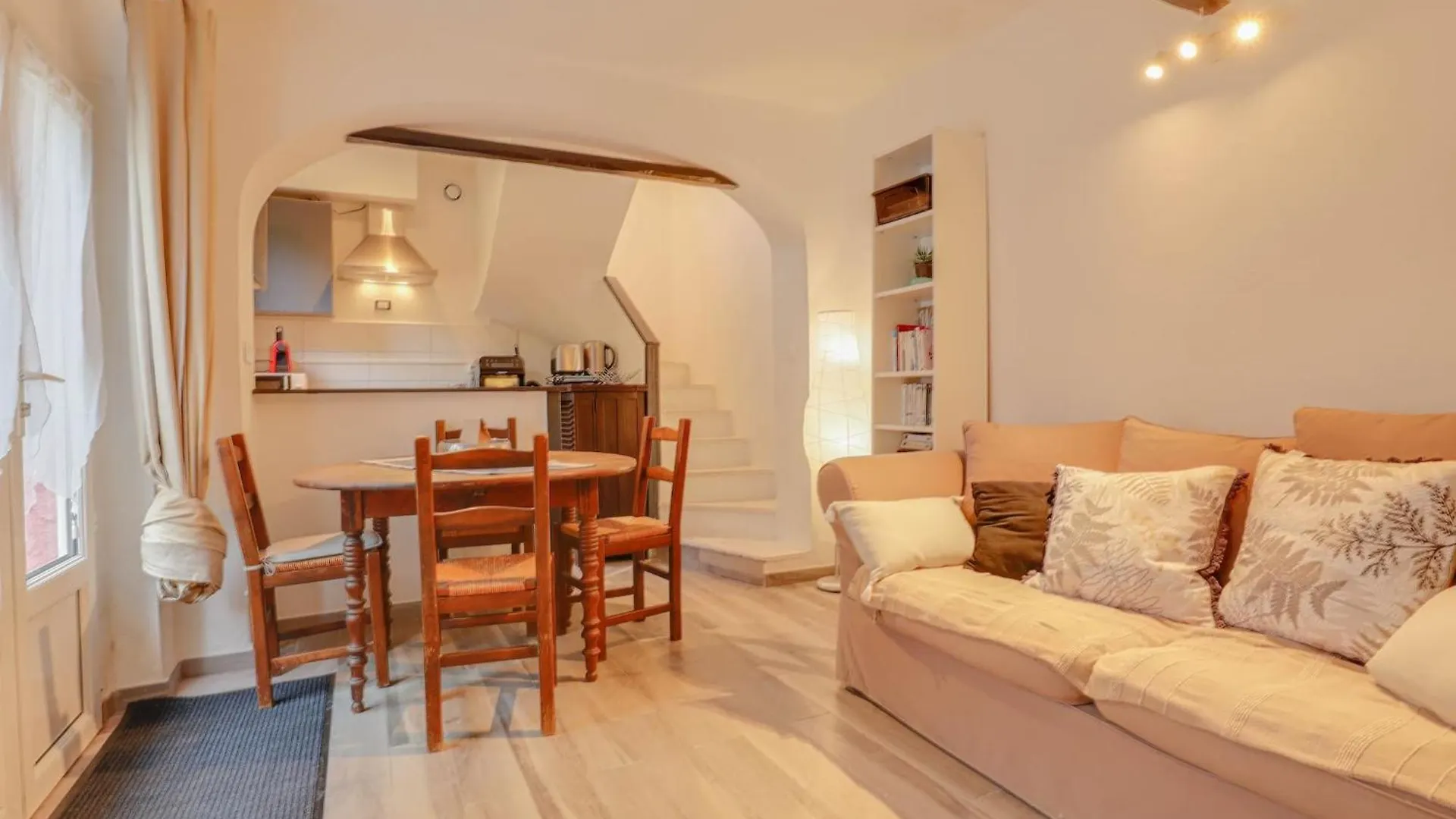 La Petite Maisonnette Au Calme Ментона
